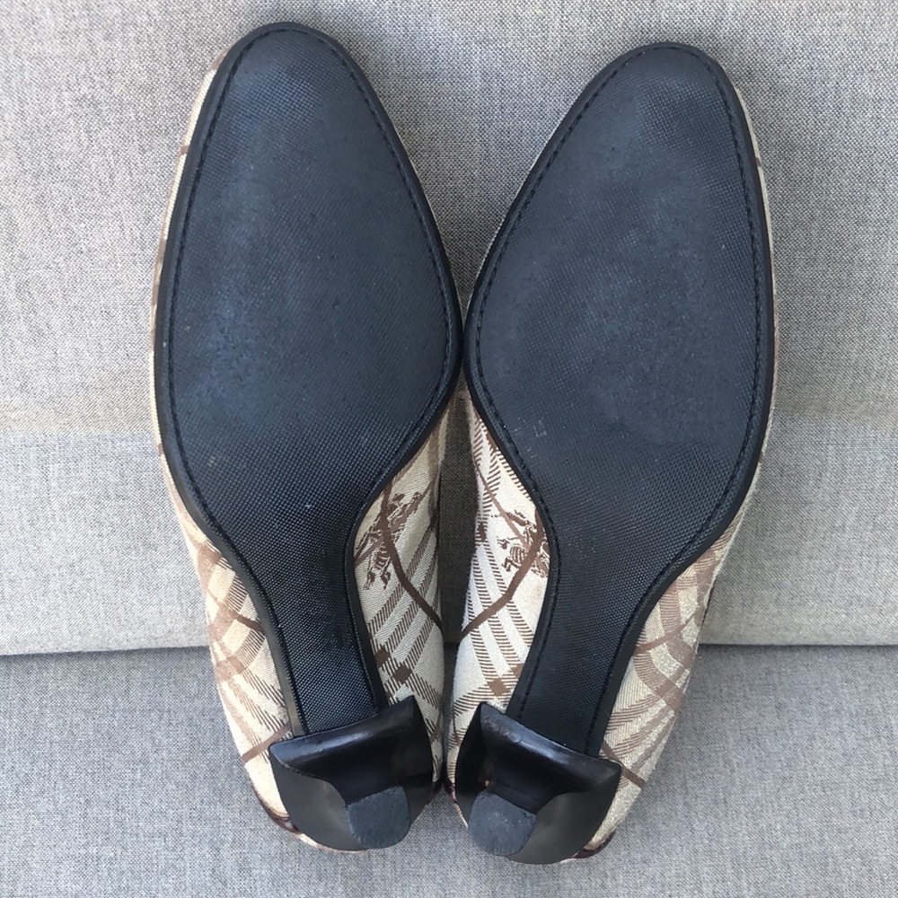 BURBERRY Signature Plaid Loafer Pump - Picture 9 of 12